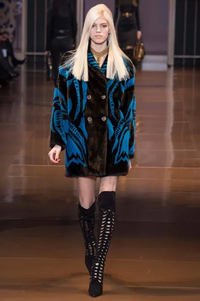Look 27